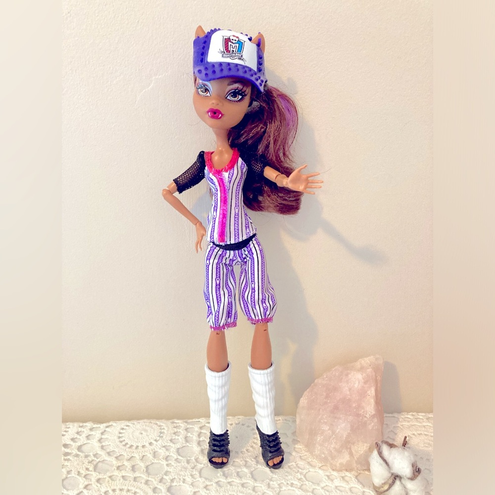 Monster High Doll Ghoul Sports Clawdeen Wolf by Mattel Baseball Collectible Doll